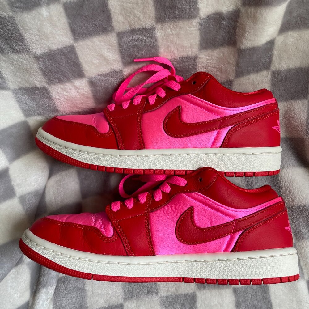 Nike Air Jordan 1 Low SE Pink Blast Valentine